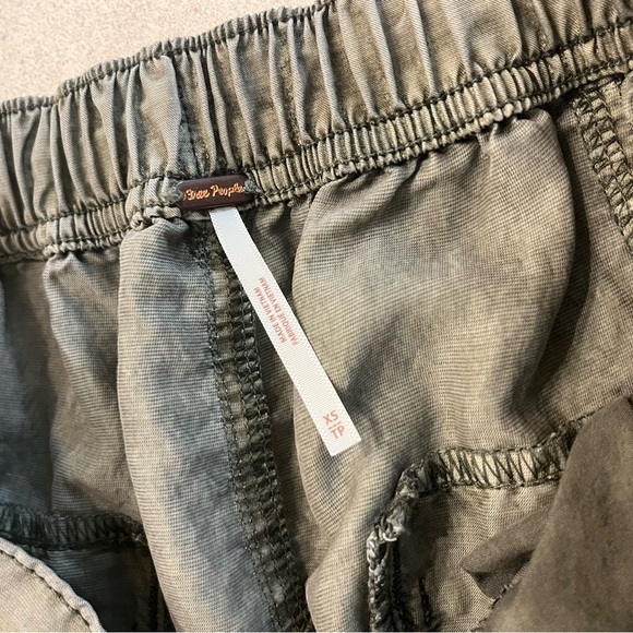 Free People XS Olive Green Linen Button Front Utility Cropped Pants - Picture 3 of 7